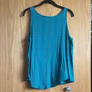 Under Armour Teal Scoop Neck Tank Top open back